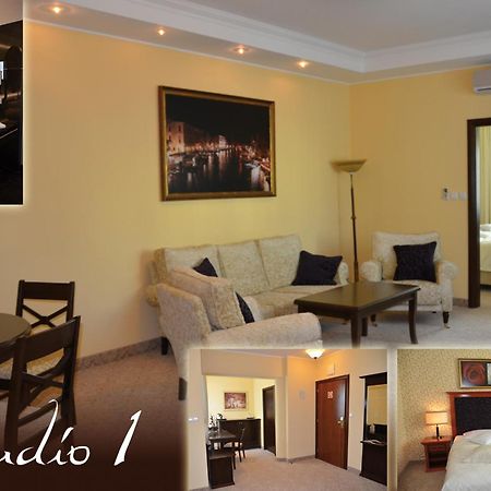 Hotel Falko Rumia Exteriér fotografie