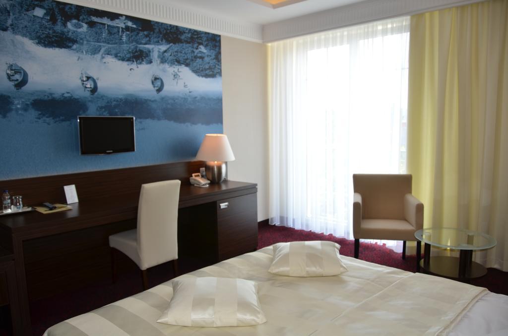 Hotel Falko Rumia Exteriér fotografie