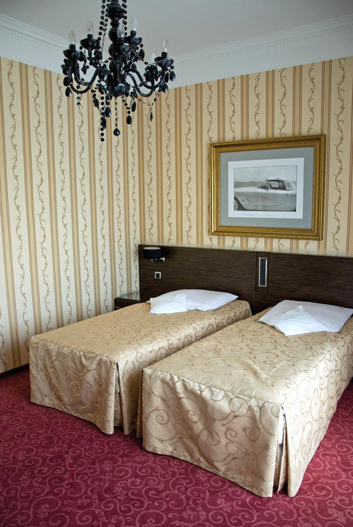 Hotel Falko Rumia Exteriér fotografie