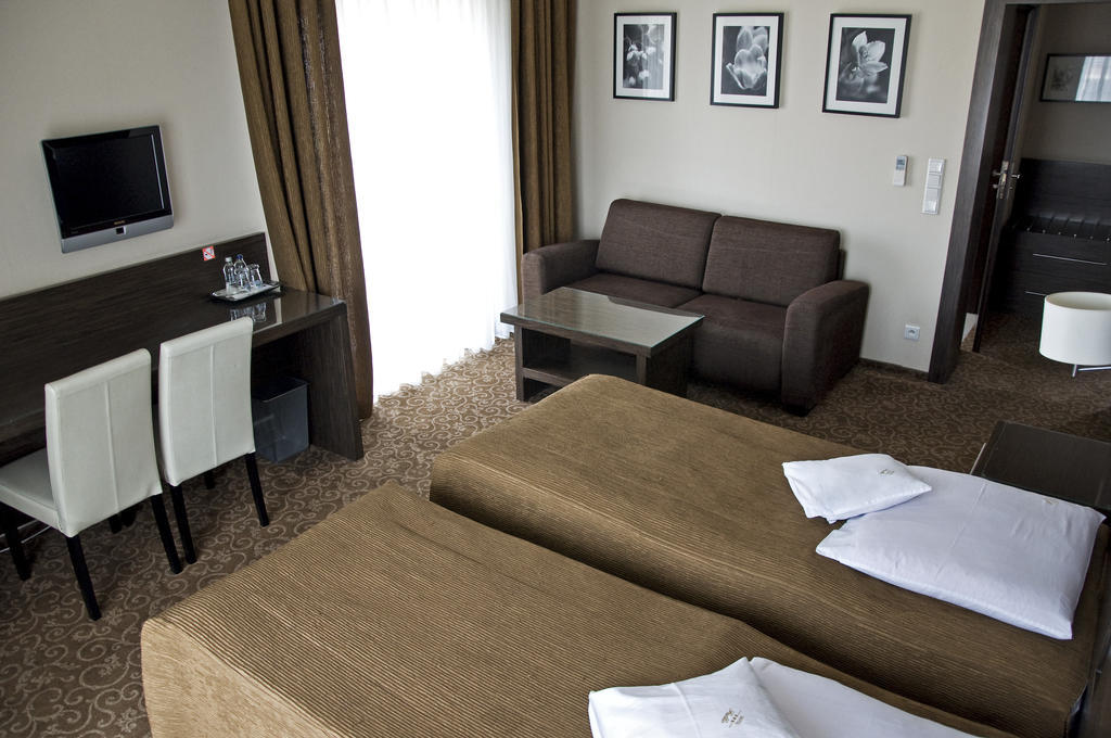 Hotel Falko Rumia Exteriér fotografie